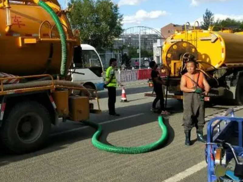 新港开发区污水井清淤管道疏通及隔油池排水系统清理！